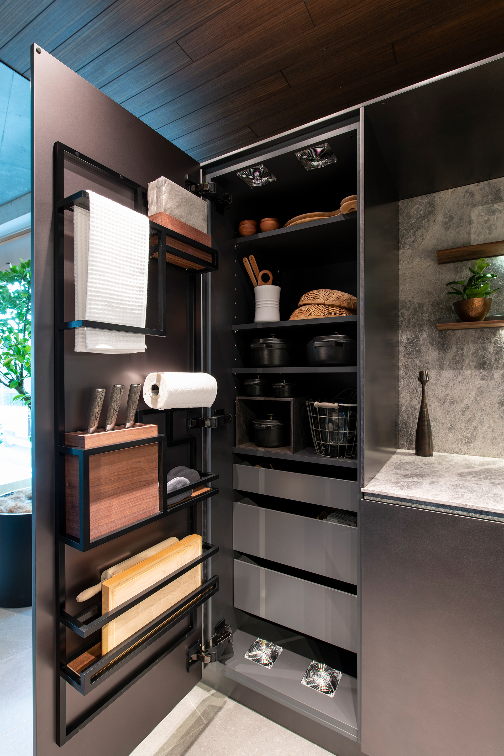 ショールームに新デザインキッチン登場 Linea Talara